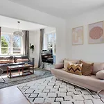 Charm 1 - Chic 2-bdr With Shared Garden Lejlighed