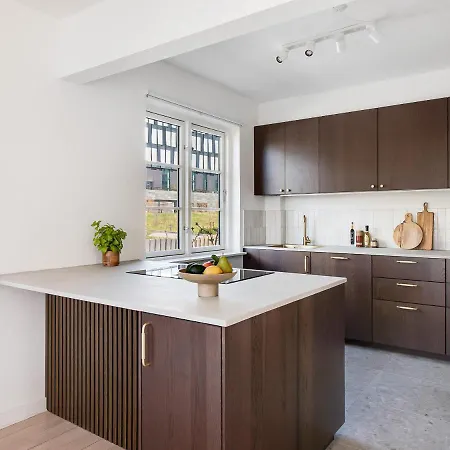 Charm 1 - Chic 2-bdr With Shared Garden
