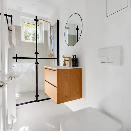 Charm 1 - Chic 2-bdr With Shared Garden דירה *