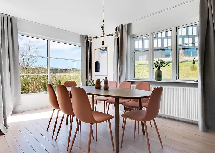 Charm 1 - Chic 2-bdr With Shared Garden *