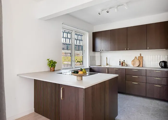 Charm 1 - Chic 2-bdr With Shared Garden