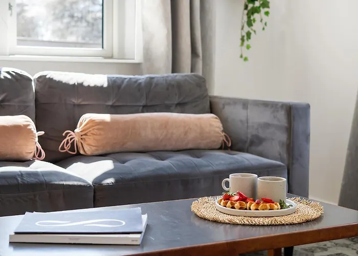 Charm 1 - Chic 2-bdr With Shared Garden Apartment *