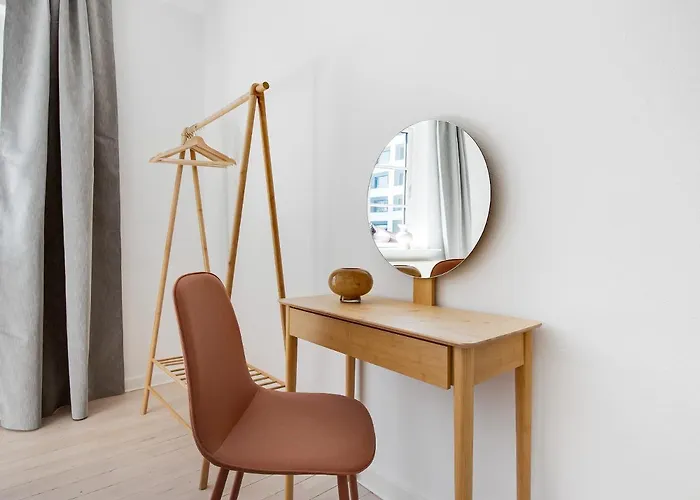 Charm 1 - Chic 2-bdr With Shared Garden