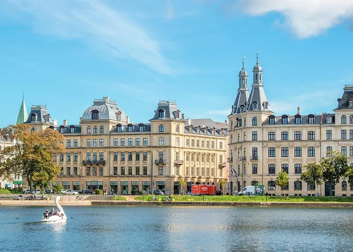 Charm 1 - Chic 2-bdr With Shared Garden