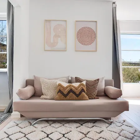 Charm 1 - Chic 2-bdr With Shared Garden *