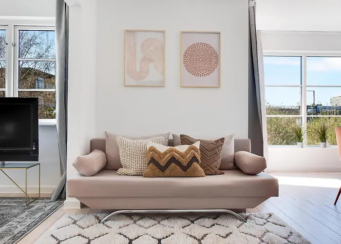 Charm 1 - Chic 2-bdr With Shared Garden *